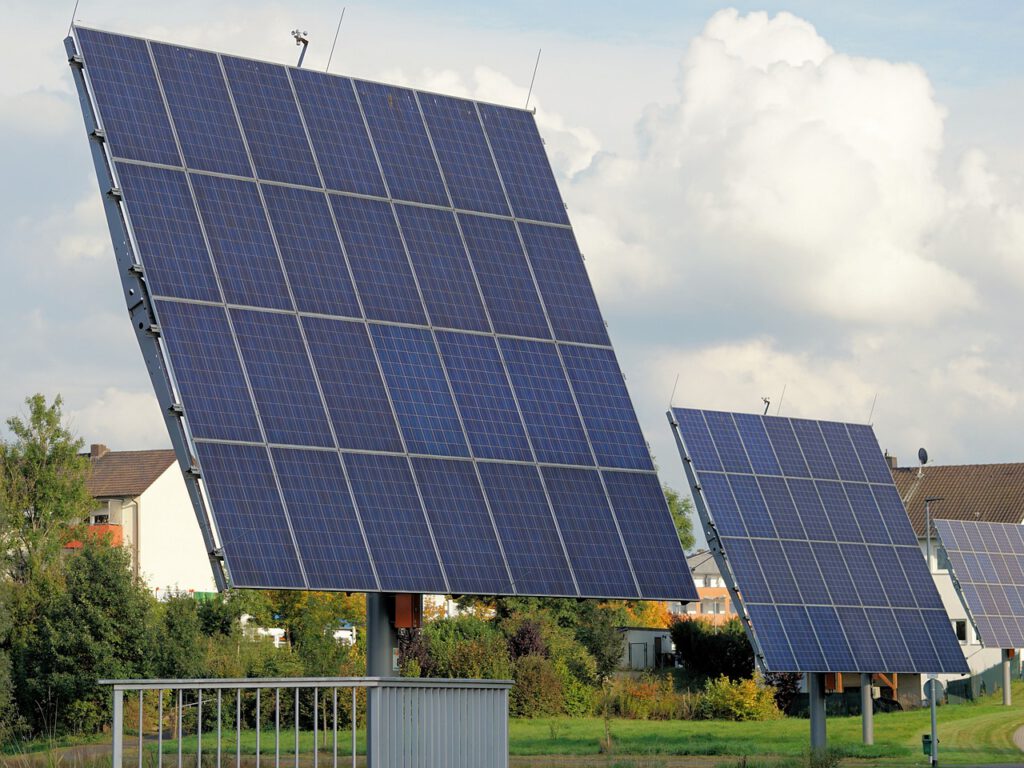 photovoltaic-2803889_1280-108.jpg