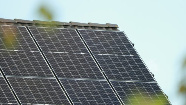 photovoltaic-6239423_1280-98.jpg