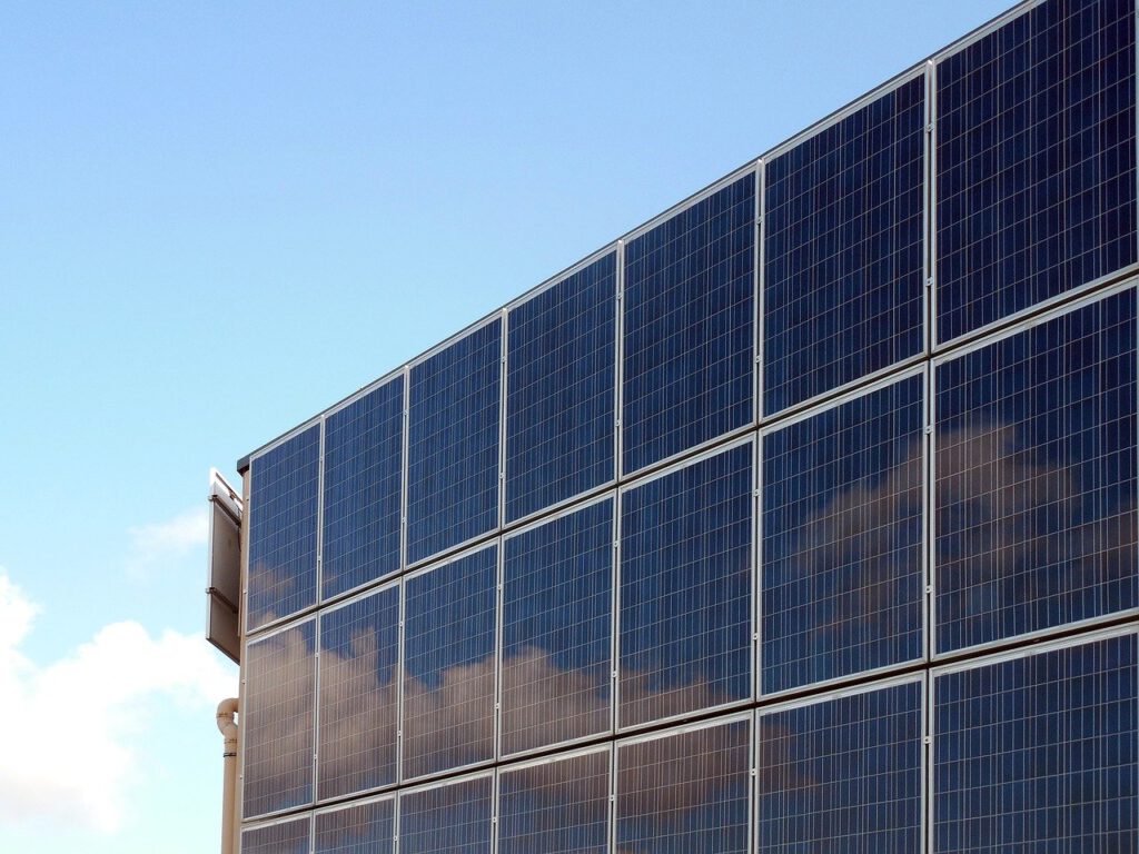 solar-cells-2590968_1280-86.jpg