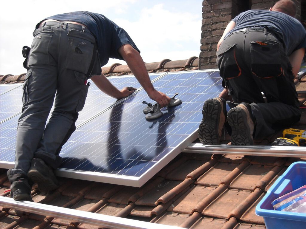 solar-panels-944000_1280-76.jpg