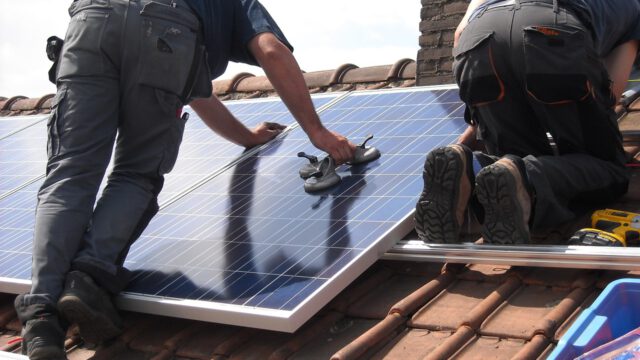 solar-panels-944000_1280-85.jpg